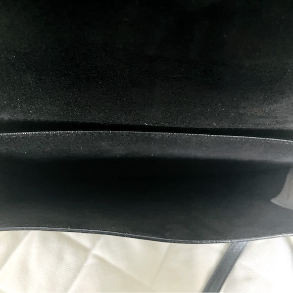 Stylish soft black vegan leather shoulder bag chain strap metal zipper buckles - Picture 5 of 13